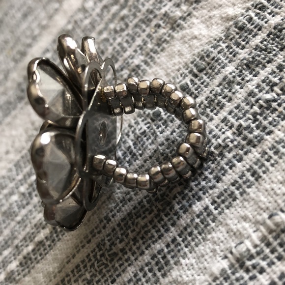 Flower ring - Picture 2 of 6